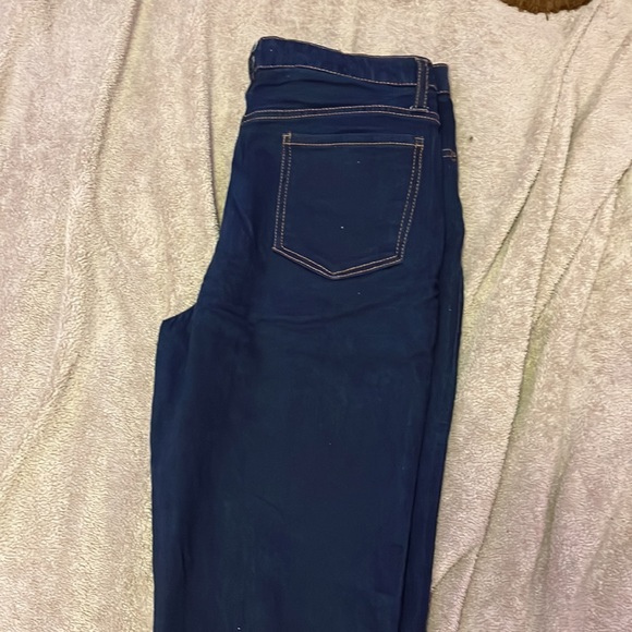 Cute high rise jeans 🫀 - Picture 3 of 4